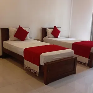 Hotel Oyo 278 Rivelka, Kundasale